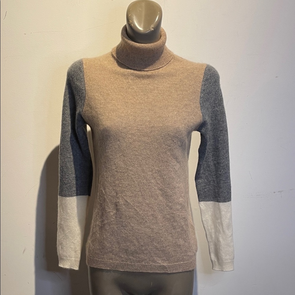 Morgan Taylor cashmere turtleneck sweater